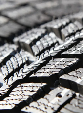 Bieżnik opony – wszystko, co musisz wiedzieć o jego budowie i rodzajach